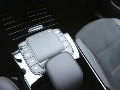 Photo 15 Mercedes Classe A 180 AMG Line