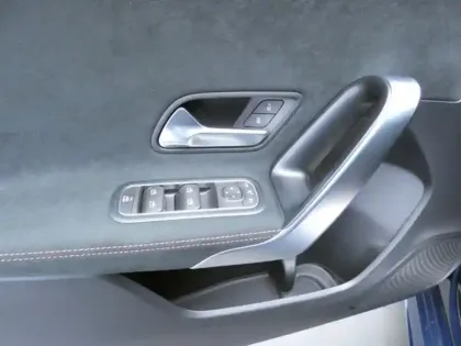 Photo 19 Mercedes Classe A 180 AMG Line