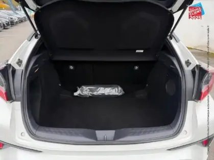 Photo 13 Toyota C-HR  122H JBL EDITION 2WD E-CVT RC18