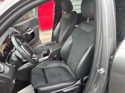 Photo 8 Mercedes GLB Gén. I (X247) Ph1 AMG Line 5