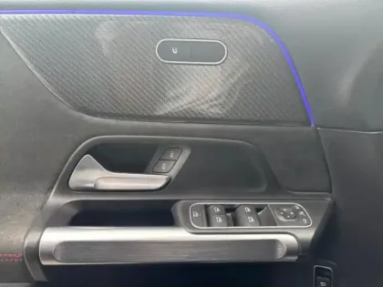 Photo 13 Mercedes GLB Gén. I (X247) Ph1 AMG Line 5