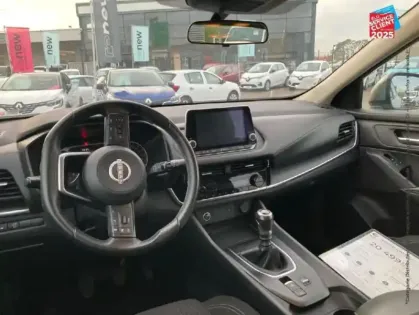 Photo 14 Nissan Qashqai  1.3 Mild Hybrid 140ch Business Edition Camera