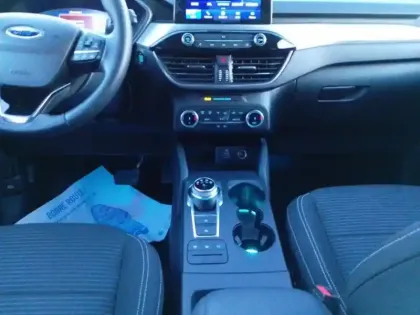 Photo 10 Ford Kuga  2.5 Duratec 190ch FHEV E85 Titanium BVA