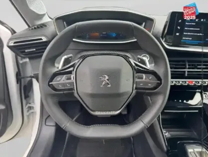 Photo 11 Peugeot 208  1.2 PureTech 130ch S/S Allure Pack EAT8 Camera