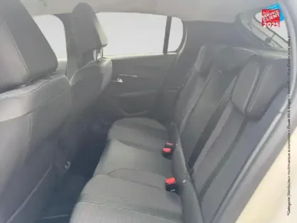 Photo 10 Peugeot 208  1.2 PureTech 130ch S/S Allure Pack EAT8 Camera