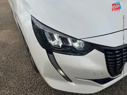 Photo 12 Peugeot 208  1.2 PureTech 130ch S/S Allure Pack EAT8 Camera