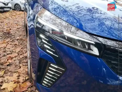 Photo 12 Renault Clio  1.5 Blue dCi 100ch Evolution