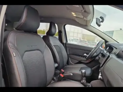 Photo 9 Dacia Duster  1.0 ECO-G 100ch Extreme 4x2