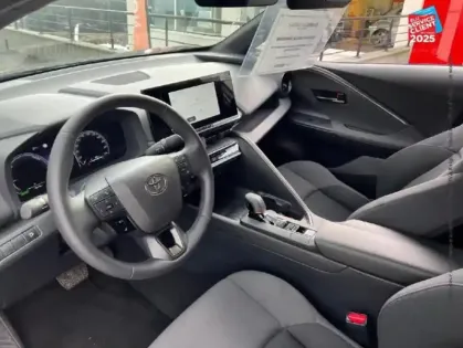 Photo 14 Toyota C-HR  1.8 Hybride 140ch Design NG23 Sieges chauf Volant chauf Camera