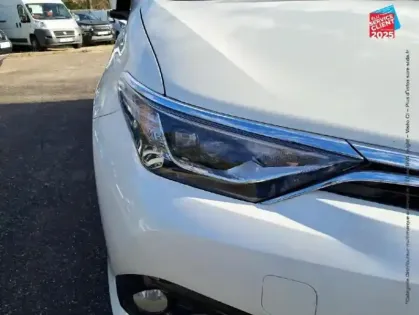 Photo 12 Toyota Auris  HSD 136h Design