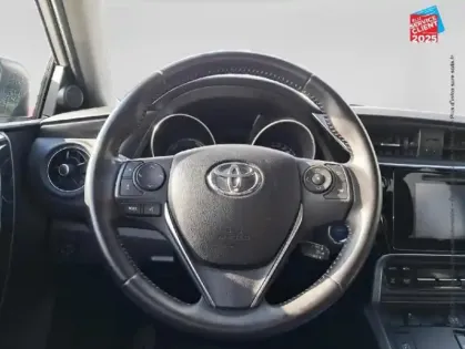 Photo 11 Toyota Auris  HSD 136h Design