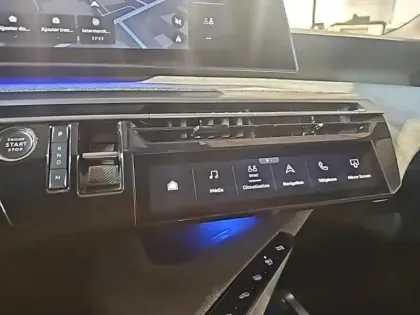 Photo 33 Peugeot 3008  1.2 Hybrid 136ch Allure e-DCS6