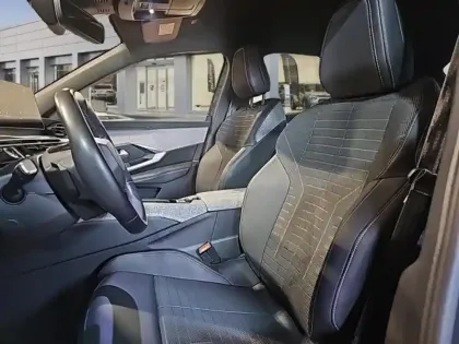 Photo 8 Peugeot 3008  1.2 Hybrid 136ch Allure e-DCS6