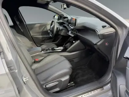 Photo 44 Peugeot 208  1.2 Hybrid 136ch GT e-DCS6