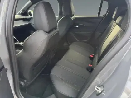 Photo 42 Peugeot 208  1.2 Hybrid 136ch GT e-DCS6