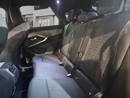 Photo 9 Peugeot 3008  1.2 Hybrid 136ch Allure e-DCS6