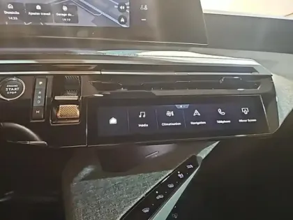 Photo 14 Peugeot 3008  1.2 Hybrid 136ch Allure e-DCS6