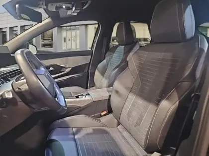 Photo 8 Peugeot 3008  1.2 Hybrid 136ch Allure e-DCS6