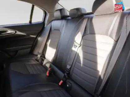 Photo 10 Alfa Romeo Giulia  2.2 JTD 150CH SUPER AT8 GPS RADAR AR