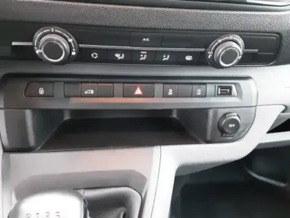 Photo 17 Peugeot Expert  FGN TOLE STANDARD 2.0  BLUEHDI 120 S&S BVM6