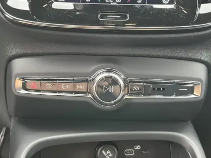 Photo 34 Volvo Xc40  Recharge 231 ch 1EDT