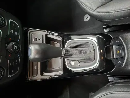 Photo 37 Jeep Compass  1.3 GSE T4 150 ch BVR6