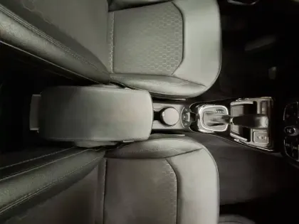 Photo 29 Jeep Compass  1.3 GSE T4 150 ch BVR6