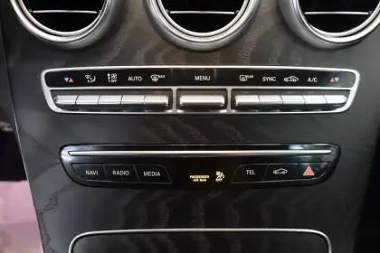 Photo 21 Mercedes Classe C  Cabriolet 220 d 9G-Tronic