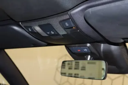 Photo 32 Mercedes Classe C  Cabriolet 220 d 9G-Tronic