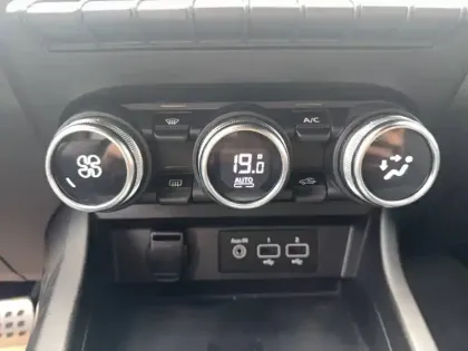 Photo 46 Renault Arkana  E-Tech hybride 145 - 22