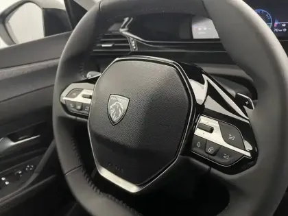 Photo 62 Peugeot 308  Hybrid 145 e-DCS6