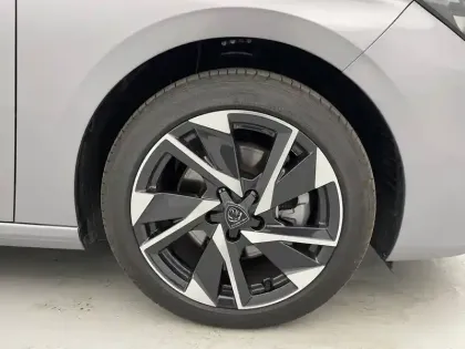 Photo 49 Peugeot 308  Hybrid 145 e-DCS6