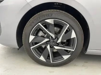 Photo 48 Peugeot 308  Hybrid 145 e-DCS6