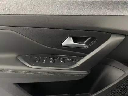 Photo 60 Peugeot 308  Hybrid 145 e-DCS6