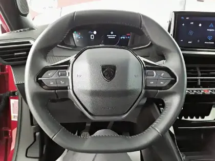 Photo 8 Peugeot 2008  PureTech 100 S&S BVM6