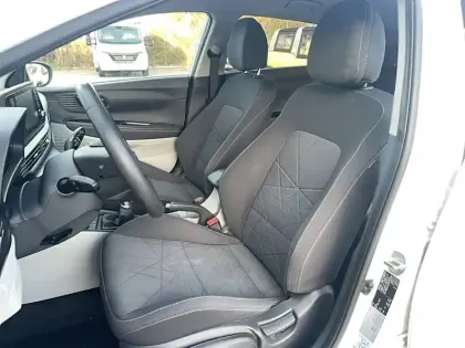 Photo 48 Hyundai Bayon  1.0 T-GDi 100 Hybrid 48V