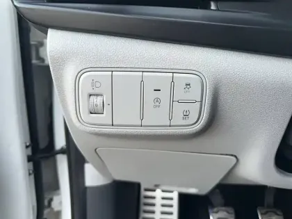 Photo 79 Hyundai Bayon  1.0 T-GDi 100 Hybrid 48V