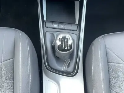 Photo 15 Hyundai Bayon  1.0 T-GDi 100 Hybrid 48V