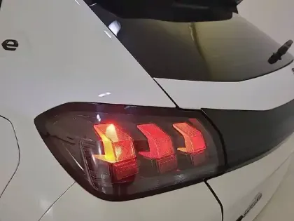 Photo 16 Peugeot 208  Electrique 50 kWh 136ch