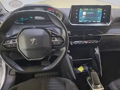 Photo 7 Peugeot 208  Electrique 50 kWh 136ch