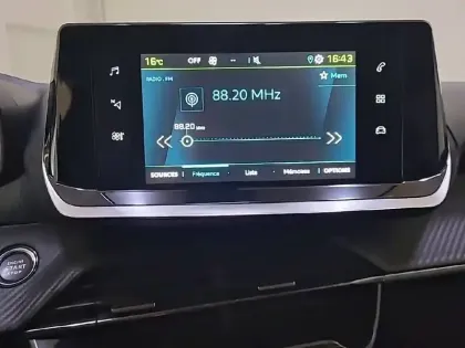 Photo 18 Peugeot 208  Electrique 50 kWh 136ch