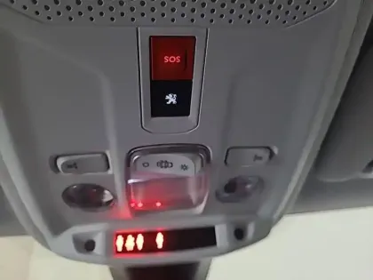 Photo 25 Peugeot 208  Electrique 50 kWh 136ch