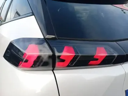 Photo 16 Peugeot 2008  PureTech 130 S&S EAT8