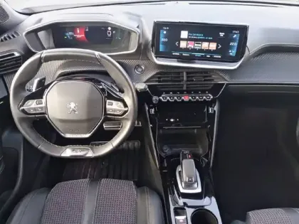 Photo 7 Peugeot 2008  PureTech 130 S&S EAT8