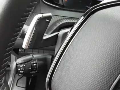 Photo 18 Peugeot 208  Hybrid 110 e-DCS6