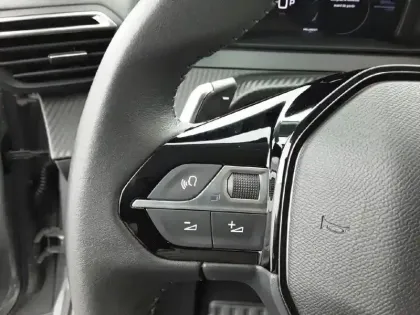 Photo 45 Peugeot 208  Hybrid 110 e-DCS6