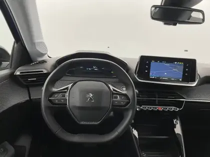 Photo 21 Peugeot 208  Electrique 50 kWh 136ch