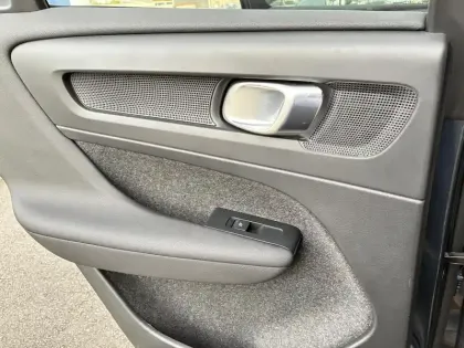 Photo 28 Volvo Xc40  B3 163 ch DCT7