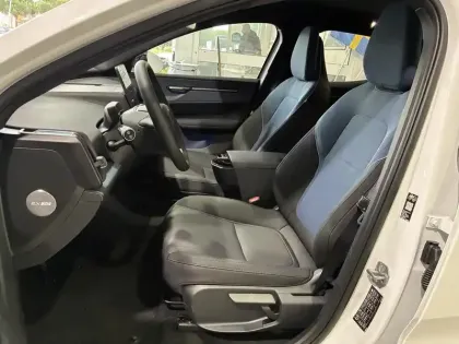 Photo 7 Volvo Ex30  Single Extended Range 272 ch 1EDT