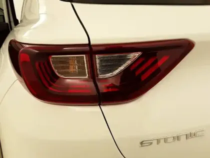Photo 16 Kia Stonic  1.0 T-GDi 100 ch BVM6